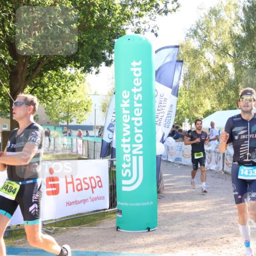 07.09.2025 - 19. Norderstedt Triathlon Zöllner http://msf.ph/oto/8791581 07.09.2025 16:32:36 Ziel 490, 521, 1433, 1484 meine-sportfotos.de