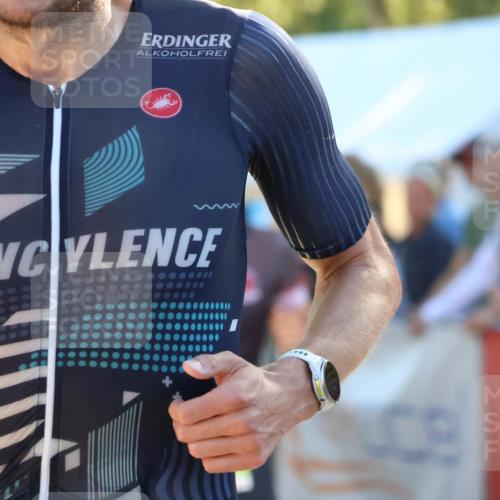 07.09.2025 - 19. Norderstedt Triathlon Zöllner http://msf.ph/oto/8791584 07.09.2025 16:32:37 Ziel 490, 521, 1433, 1484 meine-sportfotos.de