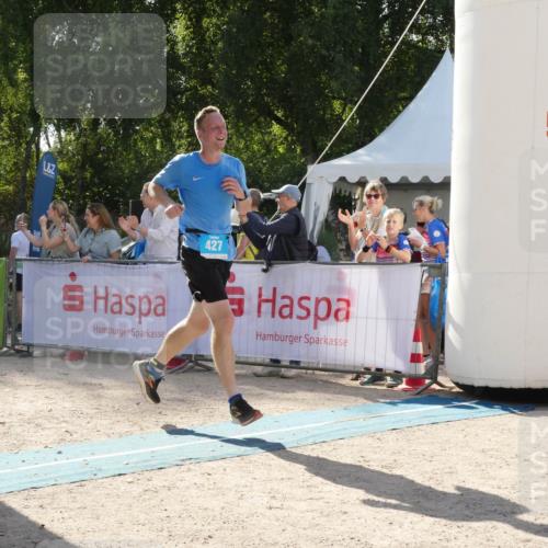 07.09.2025 - 19. Norderstedt Triathlon Zöllner http://msf.ph/oto/8791596 07.09.2025 15:58:47 Ziel 410, 427 meine-sportfotos.de