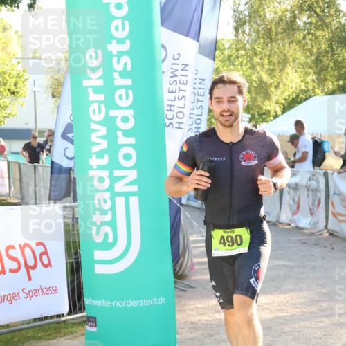 07.09.2025 - 19. Norderstedt Triathlon Zöllner http://msf.ph/oto/8791600 07.09.2025 16:32:39 Ziel 490, 521, 1433, 1484 meine-sportfotos.de