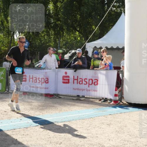 07.09.2025 - 19. Norderstedt Triathlon Zöllner http://msf.ph/oto/8791617 07.09.2025 15:59:11 Ziel 428 meine-sportfotos.de
