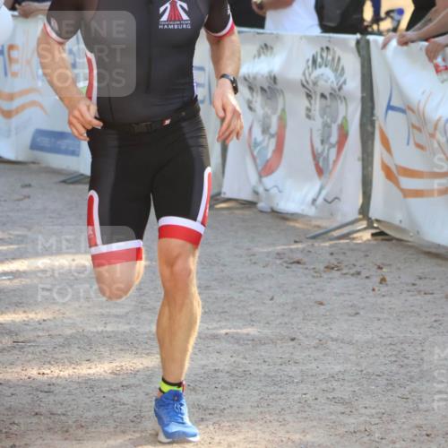 07.09.2025 - 19. Norderstedt Triathlon Zöllner http://msf.ph/oto/8791620 07.09.2025 16:32:44 Ziel 490, 547 meine-sportfotos.de