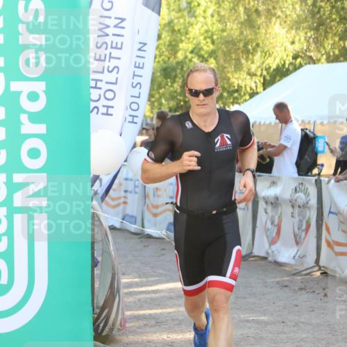 07.09.2025 - 19. Norderstedt Triathlon Zöllner http://msf.ph/oto/8791624 07.09.2025 16:32:45 Ziel 490, 547 meine-sportfotos.de