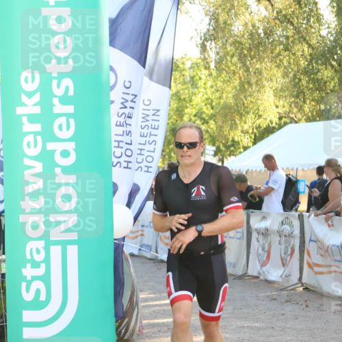 07.09.2025 - 19. Norderstedt Triathlon Zöllner http://msf.ph/oto/8791632 07.09.2025 16:32:45 Ziel 490, 547 meine-sportfotos.de