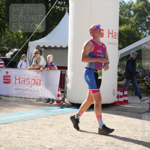 07.09.2025 - 19. Norderstedt Triathlon Zöllner http://msf.ph/oto/8791639 07.09.2025 15:59:33 Ziel 1022 meine-sportfotos.de