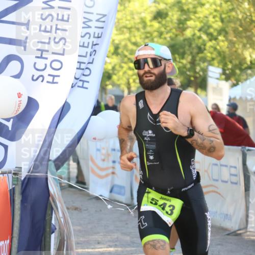 07.09.2025 - 19. Norderstedt Triathlon Zöllner http://msf.ph/oto/8791693 07.09.2025 16:33:16 Ziel 438, 543 meine-sportfotos.de