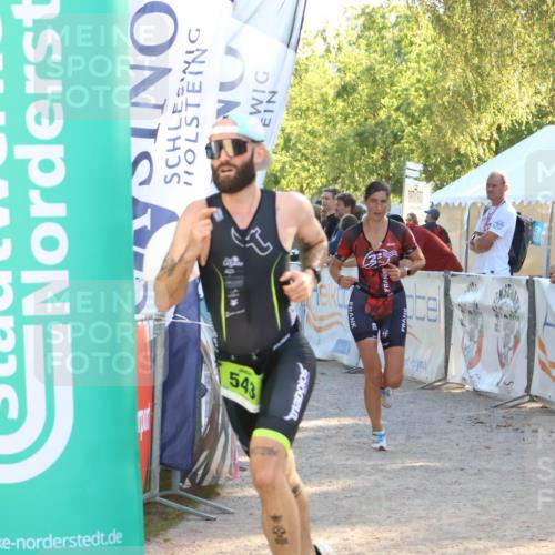 07.09.2025 - 19. Norderstedt Triathlon Zöllner http://msf.ph/oto/8791701 07.09.2025 16:33:17 Ziel 438, 543 meine-sportfotos.de