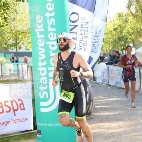 07.09.2025 - 19. Norderstedt Triathlon Zöllner http://msf.ph/oto/8791703 07.09.2025 16:33:17 Ziel 438, 543 meine-sportfotos.de