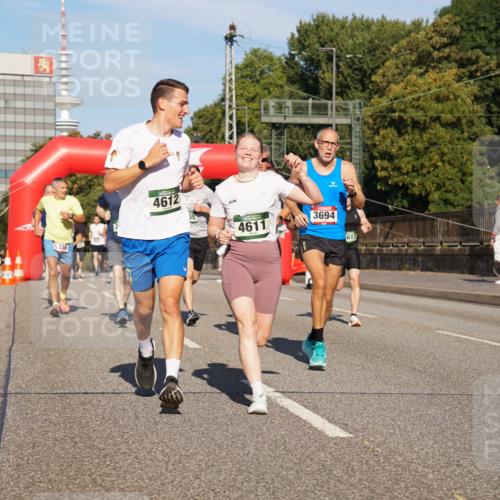07.09.2025 - BARMER Alsterlauf Yannick Fuchs http://msf.ph/oto/8791720 07.09.2025 09:41:58 Laufen 4612, 4611, 3694, 617 meine-sportfotos.de