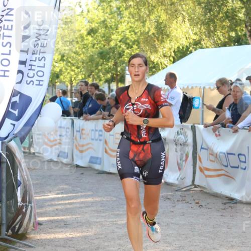 07.09.2025 - 19. Norderstedt Triathlon Zöllner http://msf.ph/oto/8791726 07.09.2025 16:33:19 Ziel 438, 543 meine-sportfotos.de