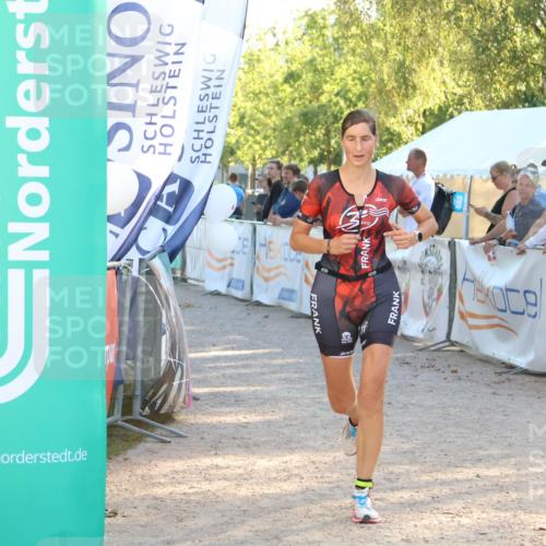07.09.2025 - 19. Norderstedt Triathlon Zöllner http://msf.ph/oto/8791728 07.09.2025 16:33:19 Ziel 438, 543 meine-sportfotos.de