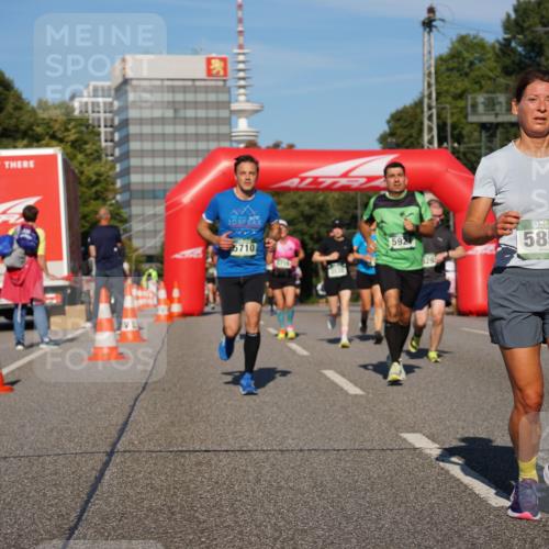 07.09.2025 - BARMER Alsterlauf Yannick Fuchs http://msf.ph/oto/8791732 07.09.2025 09:44:02 Laufen 5710, 592, 5293, 36, 5858 meine-sportfotos.de