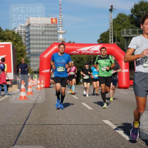 07.09.2025 - BARMER Alsterlauf Yannick Fuchs http://msf.ph/oto/8791739 07.09.2025 09:44:03 Laufen 5710, 59, 36, 5858 meine-sportfotos.de