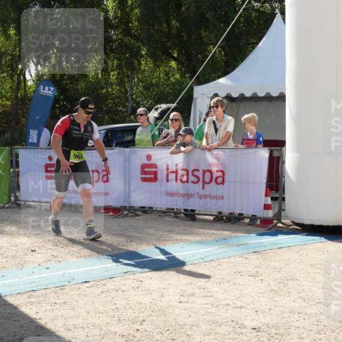 07.09.2025 - 19. Norderstedt Triathlon Zöllner http://msf.ph/oto/8791750 07.09.2025 16:04:04 Ziel 968 meine-sportfotos.de