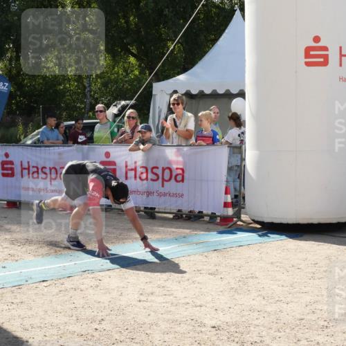 07.09.2025 - 19. Norderstedt Triathlon Zöllner http://msf.ph/oto/8791755 07.09.2025 16:04:05 Ziel 968 meine-sportfotos.de