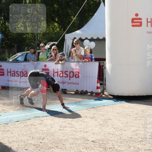 07.09.2025 - 19. Norderstedt Triathlon Zöllner http://msf.ph/oto/8791763 07.09.2025 16:04:06 Ziel 968 meine-sportfotos.de
