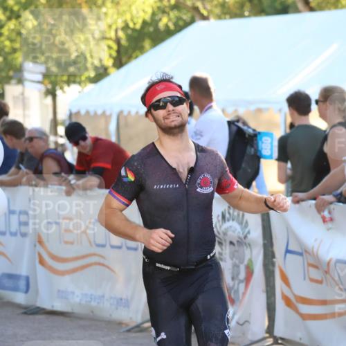 07.09.2025 - 19. Norderstedt Triathlon Zöllner http://msf.ph/oto/8791768 07.09.2025 16:33:46 Ziel 488, 518 meine-sportfotos.de