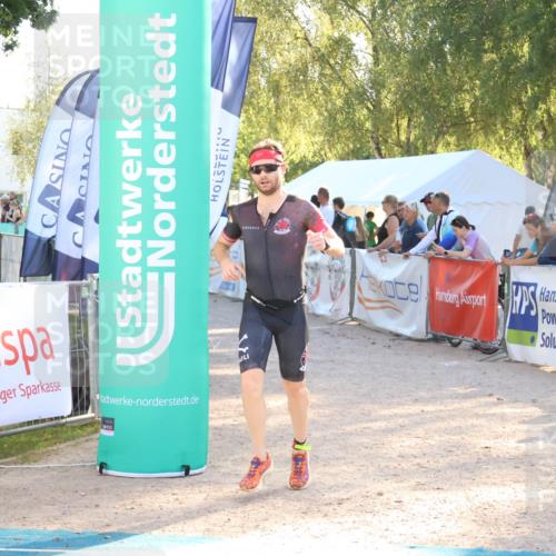 07.09.2025 - 19. Norderstedt Triathlon Zöllner http://msf.ph/oto/8791795 07.09.2025 16:33:48 Ziel 488 meine-sportfotos.de