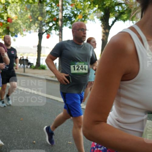 07.09.2025 - BARMER Alsterlauf Yannick Fuchs http://msf.ph/oto/8791796 07.09.2025 11:38:58 Laufen 1200, 1244, 113 meine-sportfotos.de