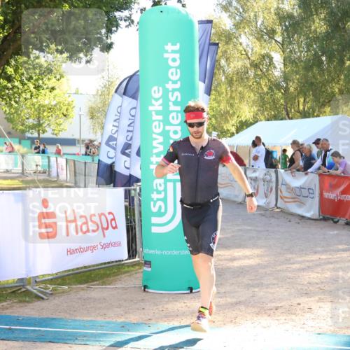 07.09.2025 - 19. Norderstedt Triathlon Zöllner http://msf.ph/oto/8791799 07.09.2025 16:33:48 Ziel 488 meine-sportfotos.de