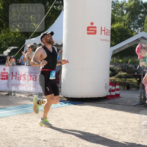 07.09.2025 - 19. Norderstedt Triathlon Zöllner http://msf.ph/oto/8791866 07.09.2025 16:09:25 Ziel 395, 1466 meine-sportfotos.de
