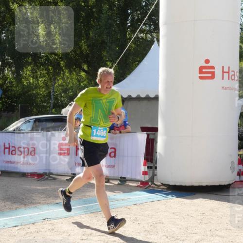07.09.2025 - 19. Norderstedt Triathlon Zöllner http://msf.ph/oto/8791872 07.09.2025 16:09:26 Ziel 395, 1466 meine-sportfotos.de