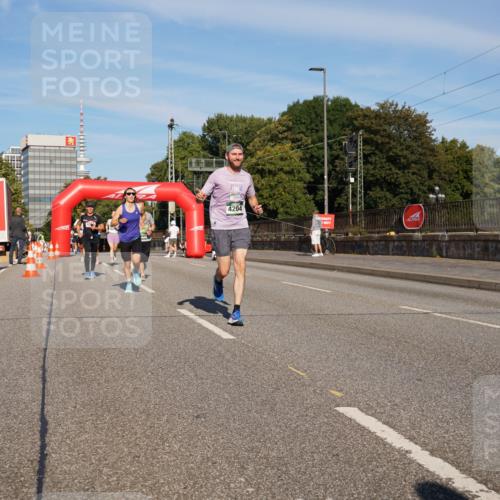 07.09.2025 - BARMER Alsterlauf Yannick Fuchs http://msf.ph/oto/8791879 07.09.2025 09:42:04 Laufen 4204 meine-sportfotos.de