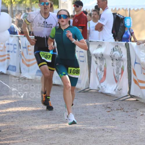 07.09.2025 - 19. Norderstedt Triathlon Zöllner http://msf.ph/oto/8791958 07.09.2025 16:34:41 Ziel 1080, 1587, 1590 meine-sportfotos.de
