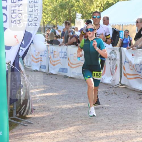 07.09.2025 - 19. Norderstedt Triathlon Zöllner http://msf.ph/oto/8791968 07.09.2025 16:34:41 Ziel 1080, 1587, 1590 meine-sportfotos.de