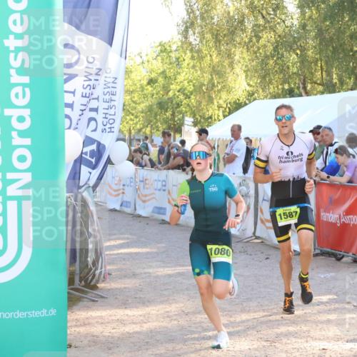 07.09.2025 - 19. Norderstedt Triathlon Zöllner http://msf.ph/oto/8791982 07.09.2025 16:34:42 Ziel 1080, 1587, 1590 meine-sportfotos.de
