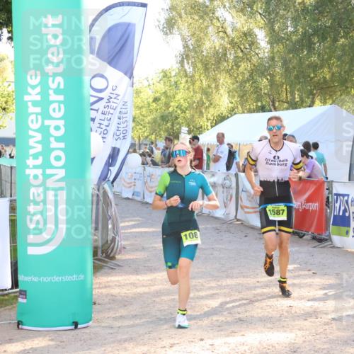 07.09.2025 - 19. Norderstedt Triathlon Zöllner http://msf.ph/oto/8791984 07.09.2025 16:34:43 Ziel 1080, 1587, 1590 meine-sportfotos.de