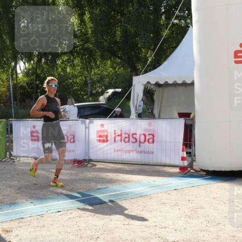 07.09.2025 - 19. Norderstedt Triathlon Zöllner http://msf.ph/oto/8792008 07.09.2025 16:13:56 Ziel 469, 1503 meine-sportfotos.de