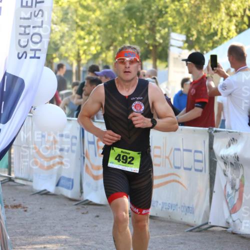 07.09.2025 - 19. Norderstedt Triathlon Zöllner http://msf.ph/oto/8792009 07.09.2025 16:35:08 Ziel 492 meine-sportfotos.de
