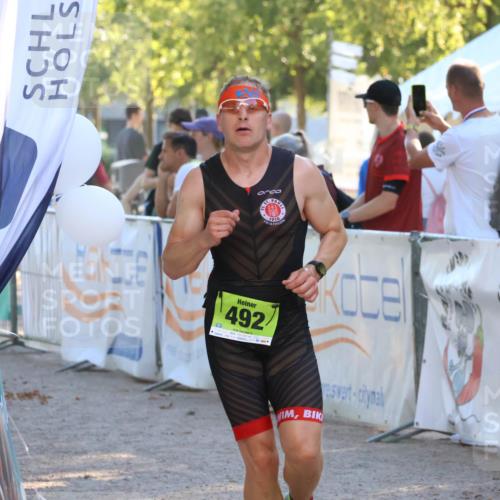 07.09.2025 - 19. Norderstedt Triathlon Zöllner http://msf.ph/oto/8792011 07.09.2025 16:35:09 Ziel 492 meine-sportfotos.de