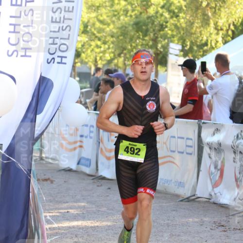 07.09.2025 - 19. Norderstedt Triathlon Zöllner http://msf.ph/oto/8792014 07.09.2025 16:35:09 Ziel 492 meine-sportfotos.de