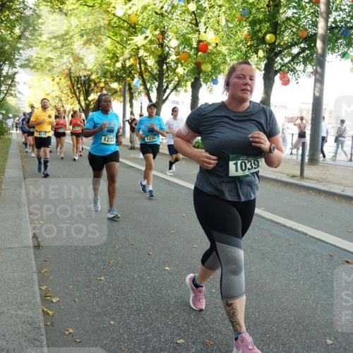 07.09.2025 - BARMER Alsterlauf Yannick Fuchs http://msf.ph/oto/8792020 07.09.2025 11:39:10 Laufen 5, 8116, 1237, 1236, 1039 meine-sportfotos.de