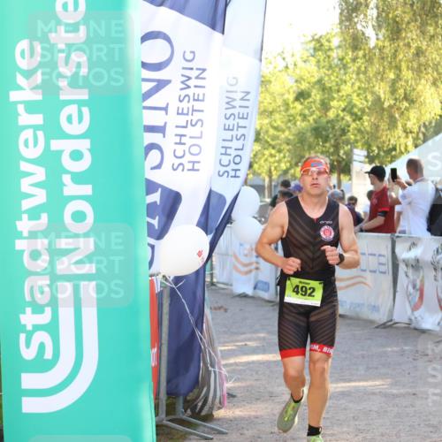 07.09.2025 - 19. Norderstedt Triathlon Zöllner http://msf.ph/oto/8792024 07.09.2025 16:35:10 Ziel 492 meine-sportfotos.de