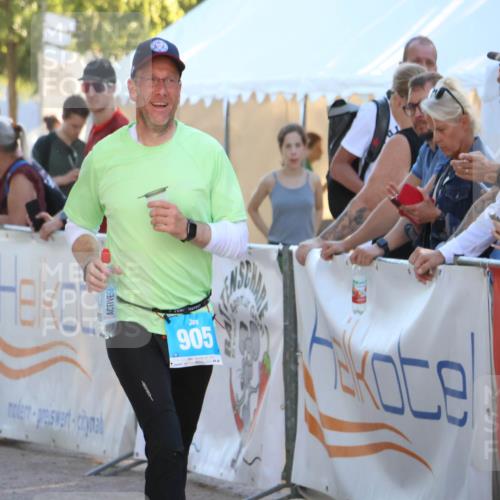 07.09.2025 - 19. Norderstedt Triathlon Zöllner http://msf.ph/oto/8792028 07.09.2025 16:35:17 Ziel 492, 905 meine-sportfotos.de