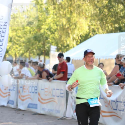 07.09.2025 - 19. Norderstedt Triathlon Zöllner http://msf.ph/oto/8792034 07.09.2025 16:35:18 Ziel 492, 905 meine-sportfotos.de