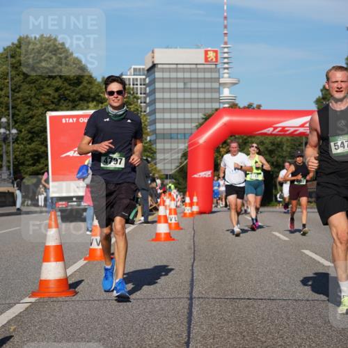 07.09.2025 - BARMER Alsterlauf Yannick Fuchs http://msf.ph/oto/8792037 07.09.2025 09:42:13 Laufen 14, 4797, 5474 meine-sportfotos.de