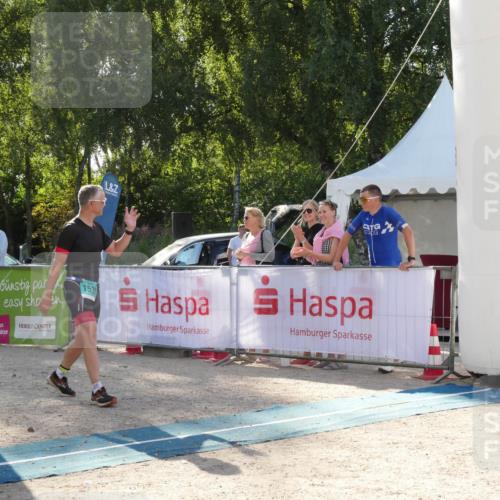 07.09.2025 - 19. Norderstedt Triathlon Zöllner http://msf.ph/oto/8792042 07.09.2025 16:16:54 Ziel 1538 meine-sportfotos.de