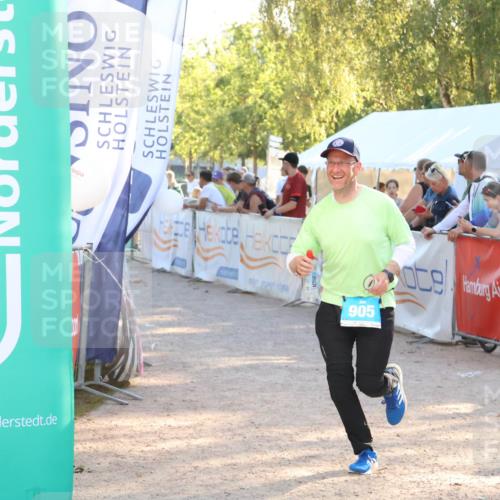 07.09.2025 - 19. Norderstedt Triathlon Zöllner http://msf.ph/oto/8792044 07.09.2025 16:35:19 Ziel 905 meine-sportfotos.de