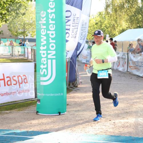 07.09.2025 - 19. Norderstedt Triathlon Zöllner http://msf.ph/oto/8792052 07.09.2025 16:35:20 Ziel 905, 1570 meine-sportfotos.de