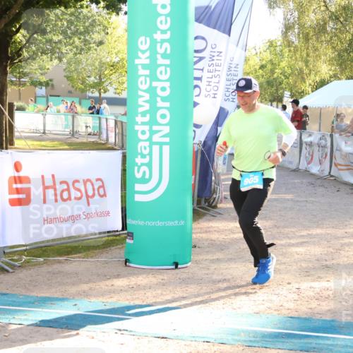 07.09.2025 - 19. Norderstedt Triathlon Zöllner http://msf.ph/oto/8792054 07.09.2025 16:35:20 Ziel 905, 1570 meine-sportfotos.de