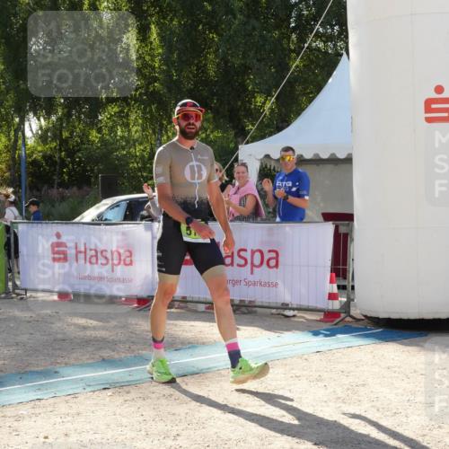 07.09.2025 - 19. Norderstedt Triathlon Zöllner http://msf.ph/oto/8792062 07.09.2025 16:17:09 Ziel 444, 514 meine-sportfotos.de