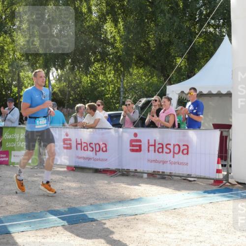 07.09.2025 - 19. Norderstedt Triathlon Zöllner http://msf.ph/oto/8792117 07.09.2025 16:19:52 Ziel 1408 meine-sportfotos.de