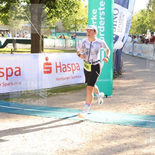 07.09.2025 - 19. Norderstedt Triathlon Zöllner http://msf.ph/oto/8792120 07.09.2025 16:35:28 Ziel 448, 1570 meine-sportfotos.de