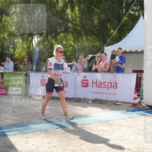07.09.2025 - 19. Norderstedt Triathlon Zöllner http://msf.ph/oto/8792135 07.09.2025 16:20:04 Ziel 1532 meine-sportfotos.de