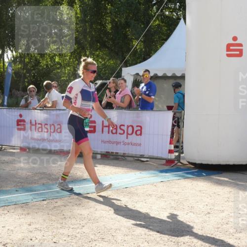 07.09.2025 - 19. Norderstedt Triathlon Zöllner http://msf.ph/oto/8792139 07.09.2025 16:20:04 Ziel 1532 meine-sportfotos.de