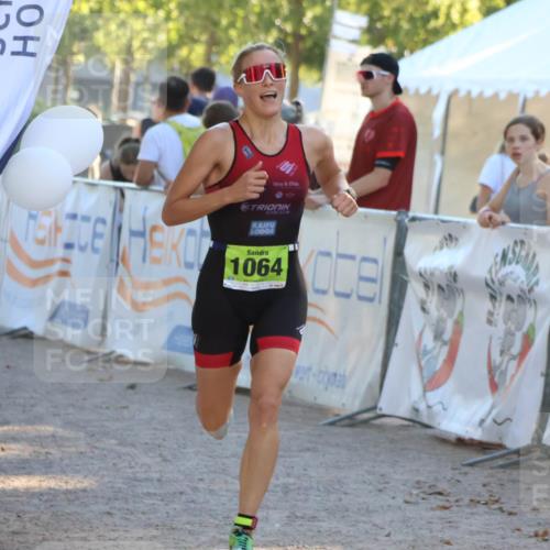 07.09.2025 - 19. Norderstedt Triathlon Zöllner http://msf.ph/oto/8792151 07.09.2025 16:35:50 Ziel 439, 526, 1064, 1600 meine-sportfotos.de